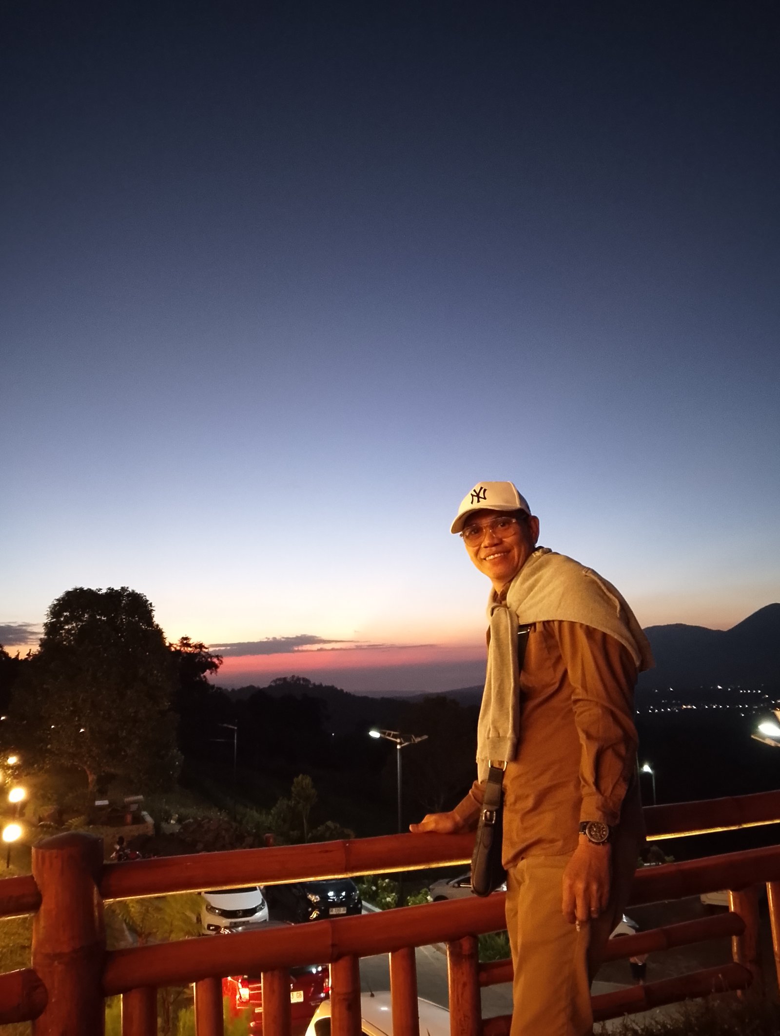 Prof. Dr.-Ing. Drs. Parabelem Tinno Dolf Rompas, M.T.